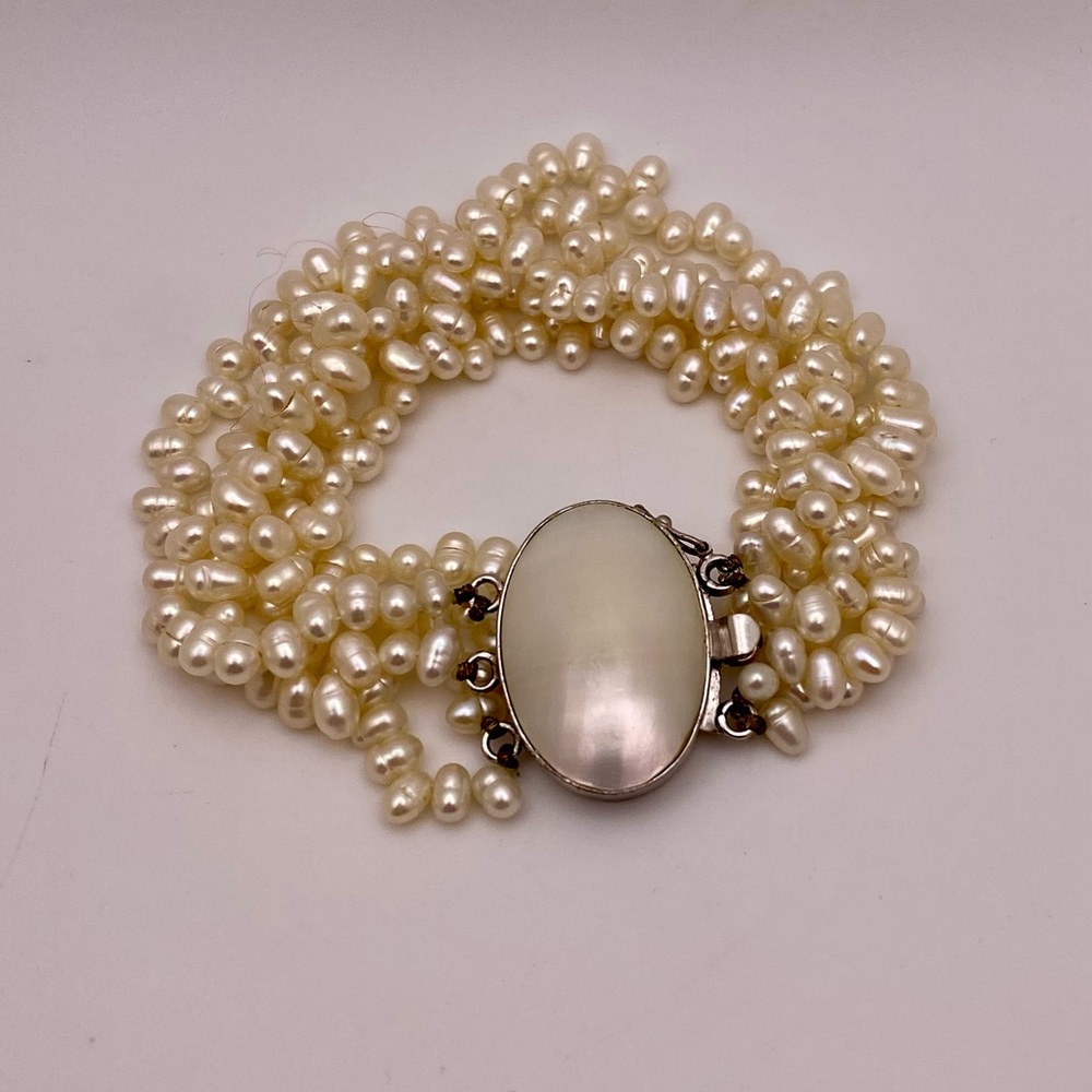 Elegant Pearl Bracelet with Silver Clasp